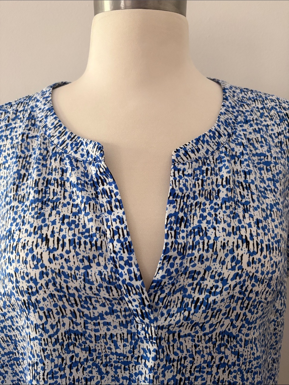 Hilary Radley Blue White Black Splatter Print Split-Neck Tunic L Office Church - Picture 6 of 8